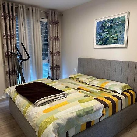Family Friendly 2 Bedroom Apartment Eden Gardens Tirana City Center Exterior photo