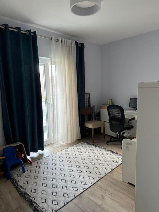 Family Friendly 2 Bedroom Apartment Eden Gardens Tirana City Center Exterior photo